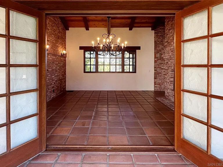 5443 Calzada Del Bosque — Photo 21