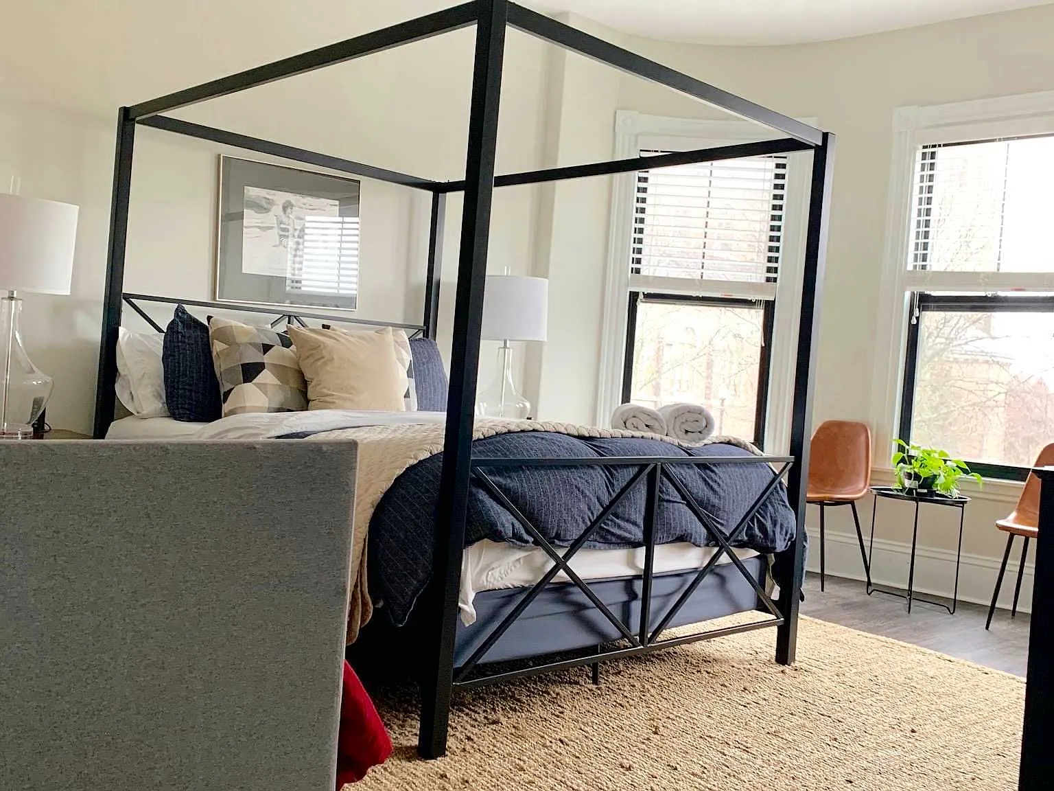 4 bed, $7,200 — Photo 2