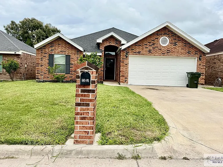 3310 Legacy Ln — Photo 1