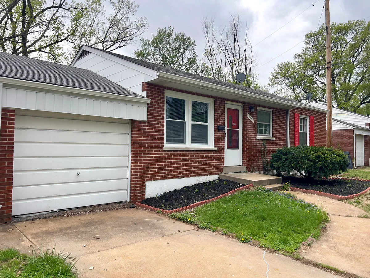 Building Photo - 810 Teurville Dr