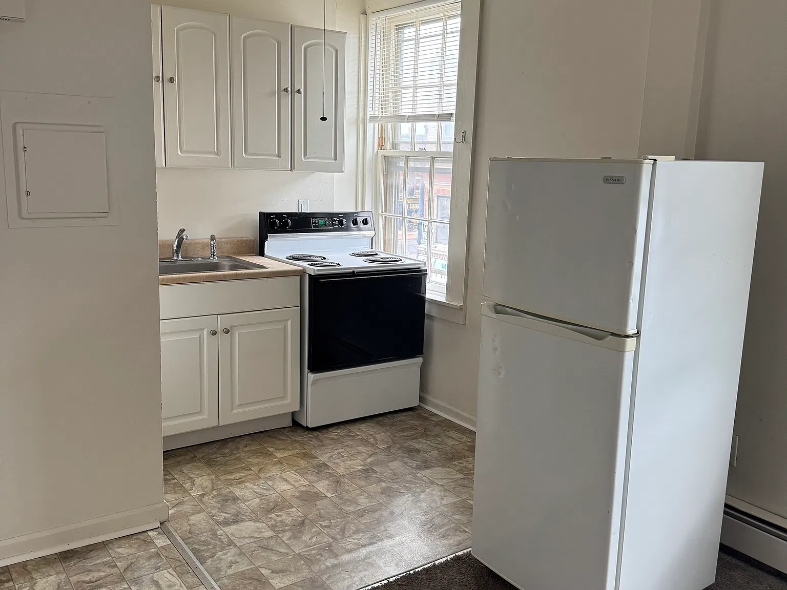 1 bed, 1.0 bath, 600 sqft, $1,460 — Photo 3
