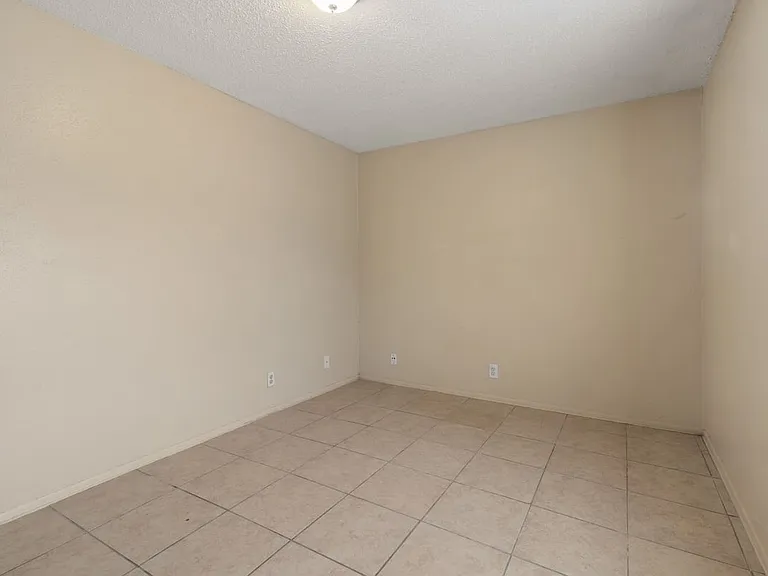 1523 Noble Oak Dr — Photo 12