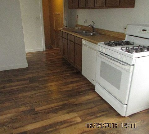 5th image of 15108 Wood St