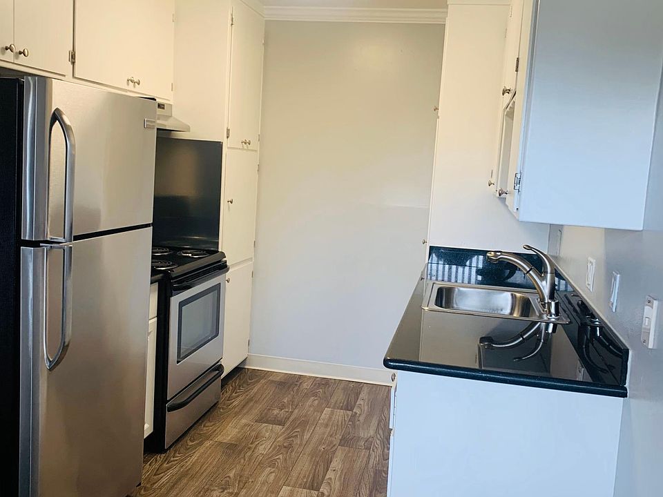 1st image of 520 E Bellevue Ave
