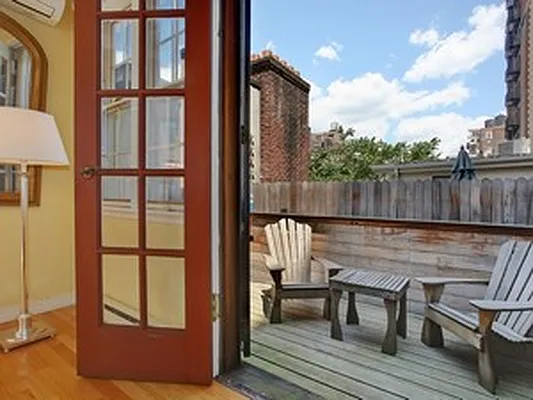 Sold by Corcoran | media 22