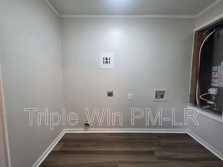 8700 Winston Dr — Photo 13