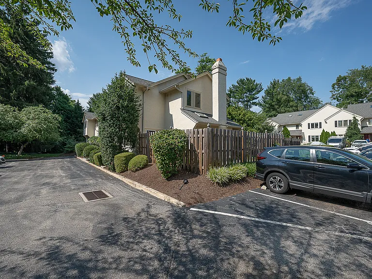 116 Montrose Ave #H — Photo 51