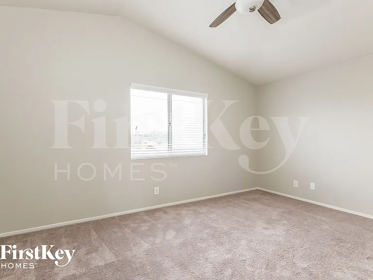 1573 Alpine Hills Ave — Photo 11