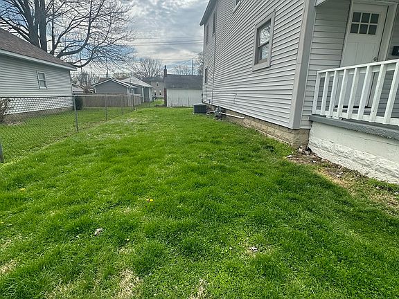 4th image of 431 W 2nd St