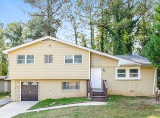 955 King James Dr, Morrow, GA 30260