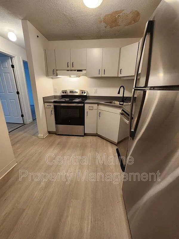 2 bed, 1.0 bath, $1,650 — Photo 3