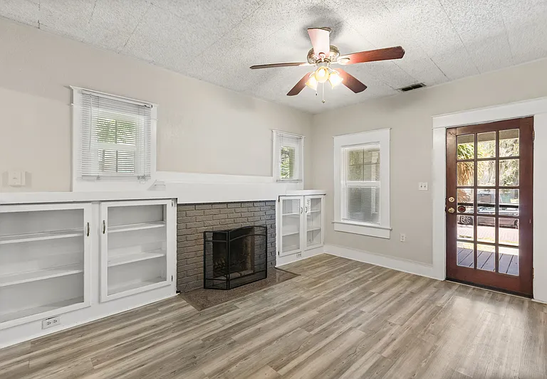 1509 Woodward St #1 — Photo 11