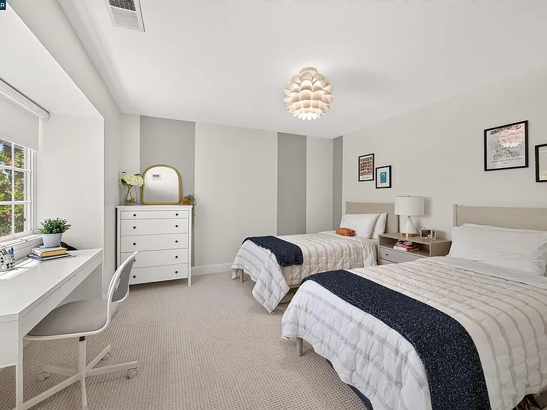 2207 Martin Ave — Photo 65