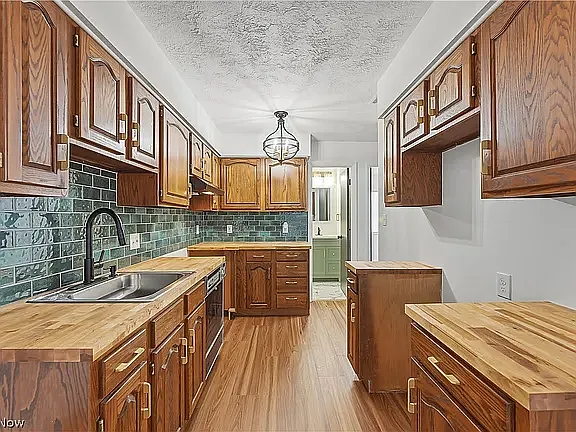 2 bed, $1,400 — Photo 3