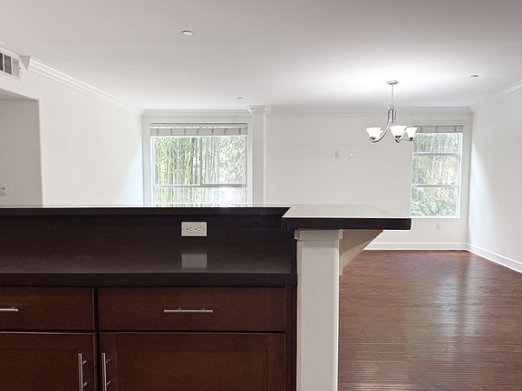 5th image of 4112 Whitsett Ave Unit 105