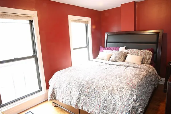 Sold by R New York | media 11