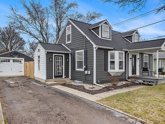 3rd image of 409 Dawnlee Ave