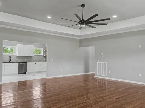 221 Wilma Dr, Union City, TN 38261