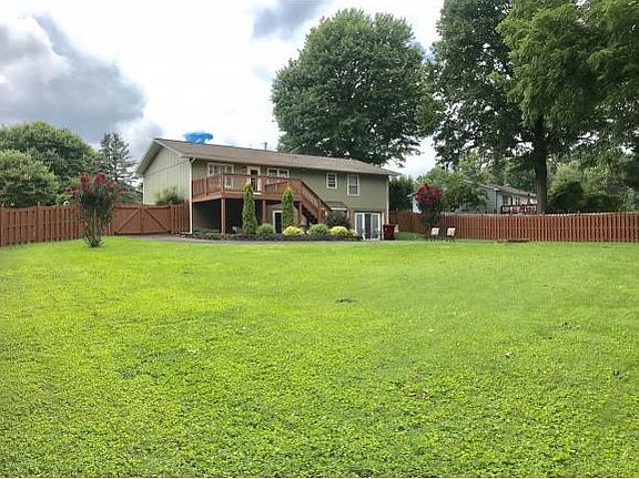 3rd image of 7 Kingsley Cir