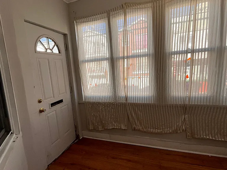 113 Armstrong Ave #1 — Photo 8