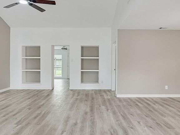 3rd image of 3706 Verhalen Ave