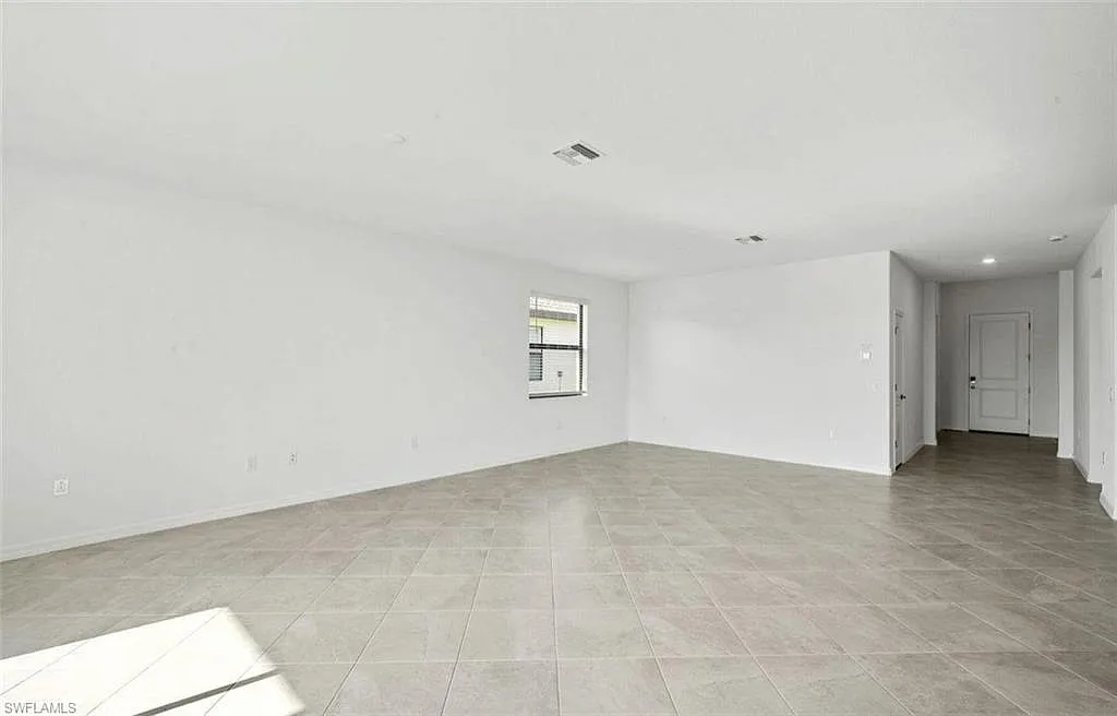 4 bed, 3.0 bath, 2032 sqft, $2,500 — Photo 4