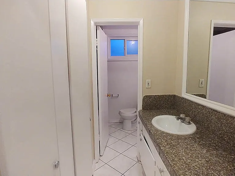 Edgemont Apts — Photo 26