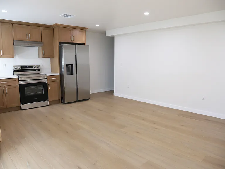1839 Lowe St #1 — Photo 4