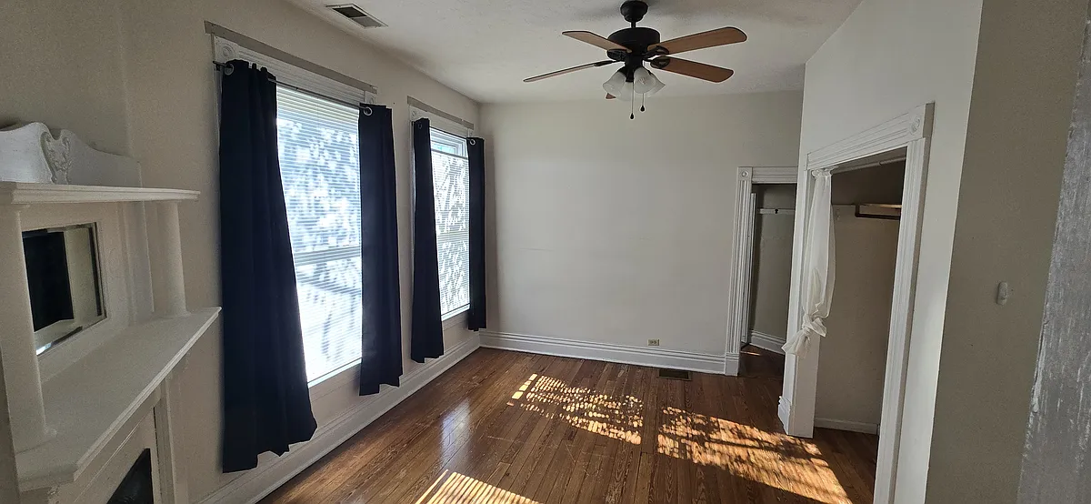 Building Photo - 2726 S 3rd St #3