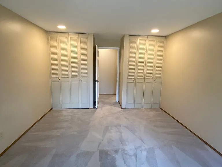 10301 Cedar Lake Rd #215 — Photo 8