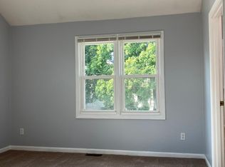 10 Saratoga Ave, Pawtucket, RI 02861