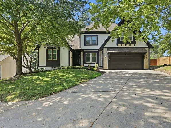 1732 NE 80th Pl, Kansas City, MO 64118