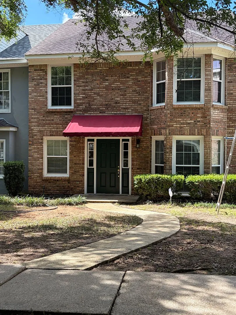 Townhome close to USA campus — Photo 1