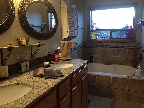 4th image of 3533 Ashley Dr NE