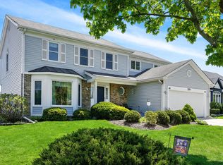 519 Bristol Dr, Carol Stream, IL 60188