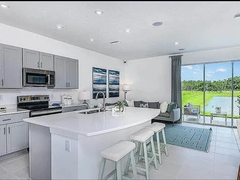 2314 Paravane Way — Photo 2