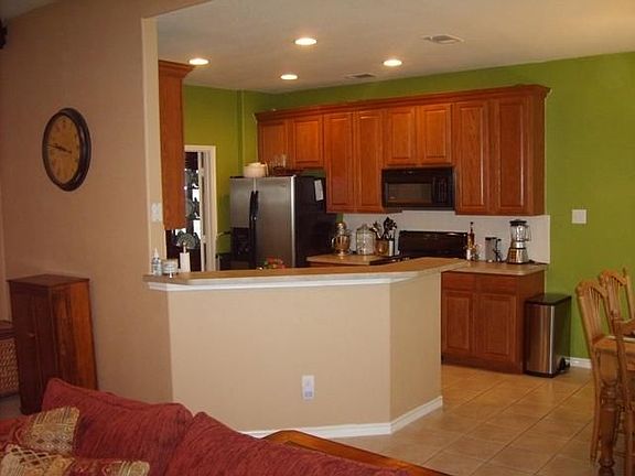 3rd image of 3620 Lindale Dr