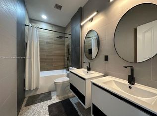 8042 NW 114th Pl, Doral, FL 33178