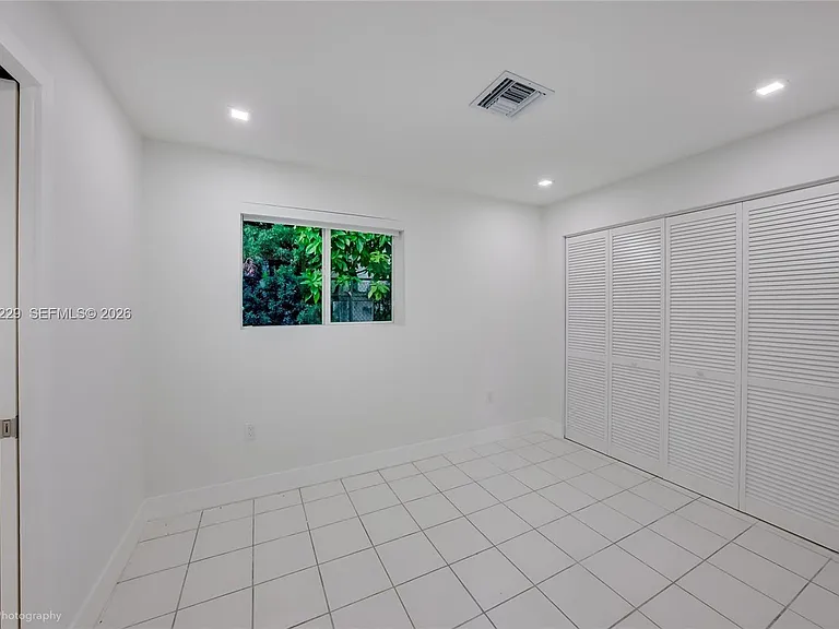 52 Camden Dr — Photo 25