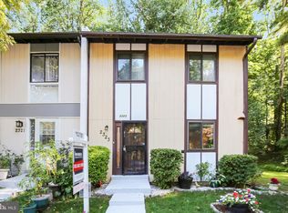 2323 Emerald Heights Ct, Reston, VA 20191