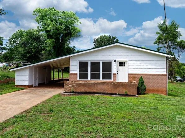 303 Ramsey St, Morganton, NC 28655