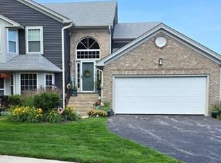 346 Kresswood Dr #10D, West Chicago, IL 60185