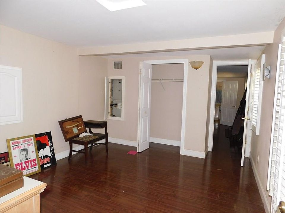 2nd image of 935 21st Ave