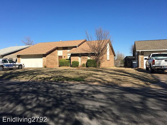 2nd image of 107 N La Mesa Dr