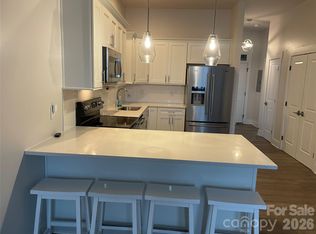 935 McAlway Rd APT 303, Charlotte, NC 28211