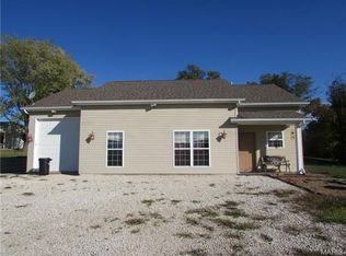 360 Gravens Rd, Troy, MO 63379