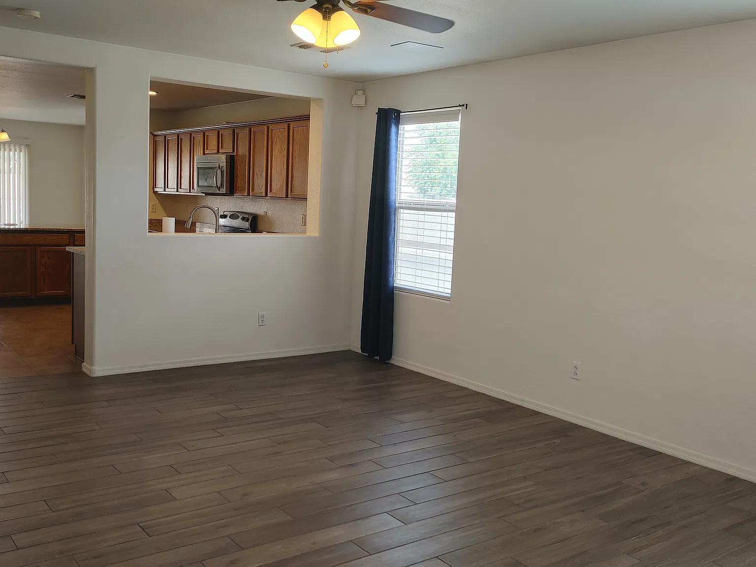 37886 N Beverly Avenue — Photo 2