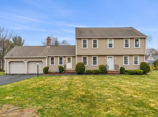 38 Chestnut Ct, North Andover, MA 01845