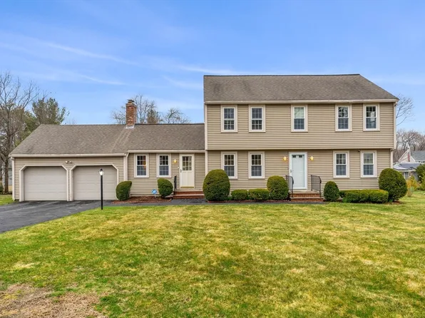 38 Chestnut Ct, North Andover, MA 01845