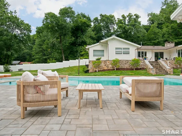 62 Heritage Drive, Woodbury, CT 06798